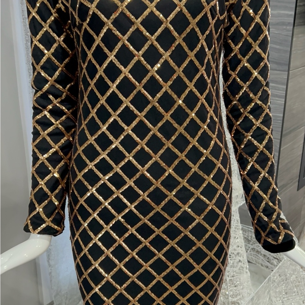 NWOT ✨Sequins Dress with Black and Gold Long Sleeve-Size-M - Picture 11 of 17
